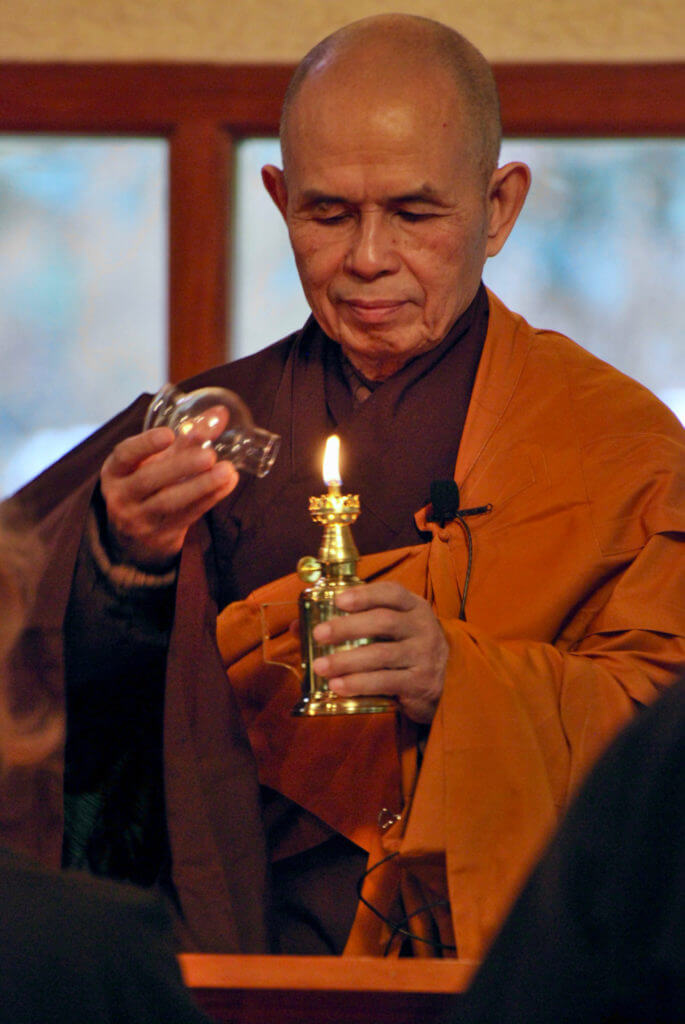 Thich Nhat Hanh thay buddhismo impegnato